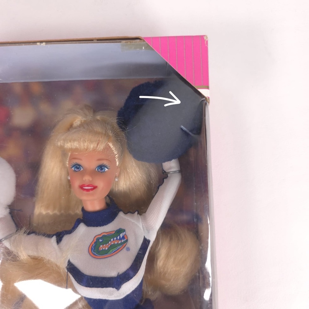 1996 VINTAGE BARBIE UNIVERSITY OF FLORIDA GATORS CHEERLEADER DOLL 17700 NIB - Picture 8 of 14